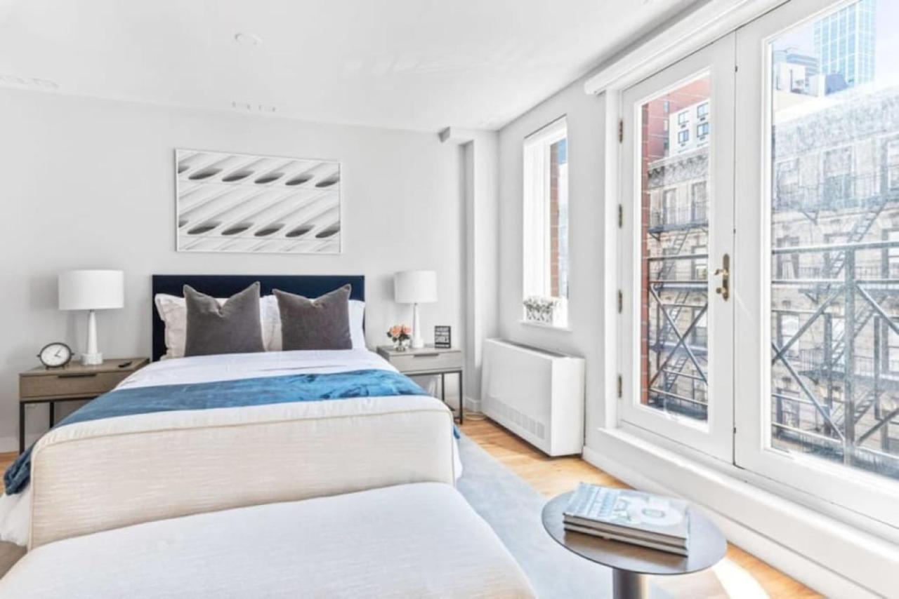 Luxe Studio With Charming Juliet Balcony *