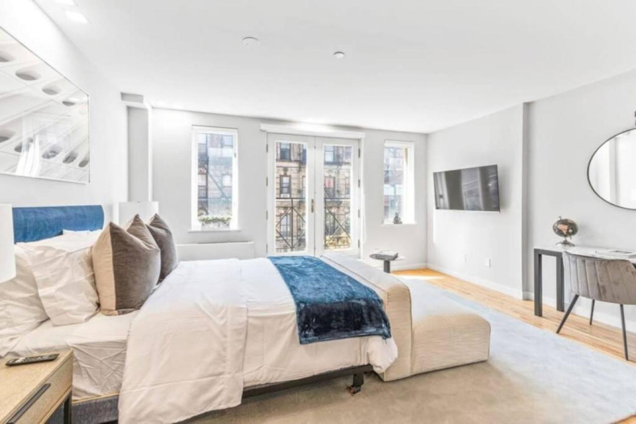 Apartment Luxe Studio With Charming Juliet Balcony *